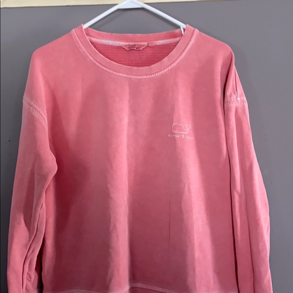 Vineyard vines sweatshirt. Distressed look
